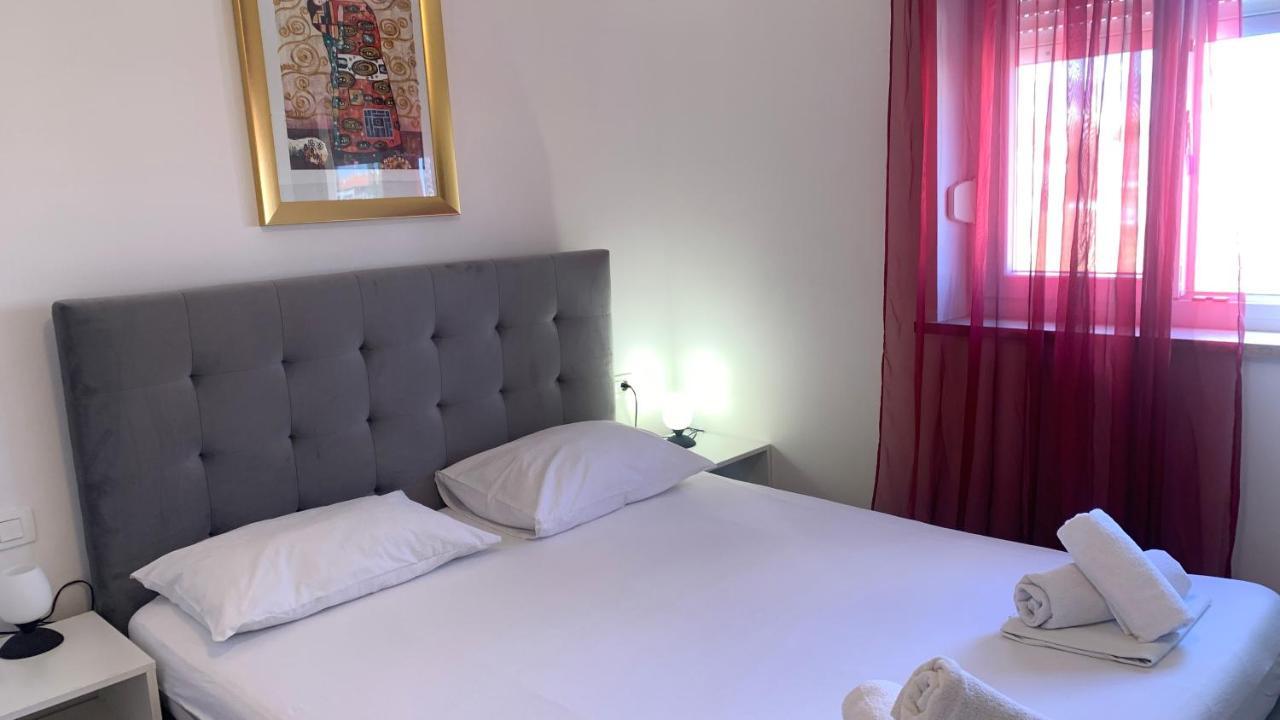 Apartments Istarska Street (Adults Only) Spalato Esterno foto